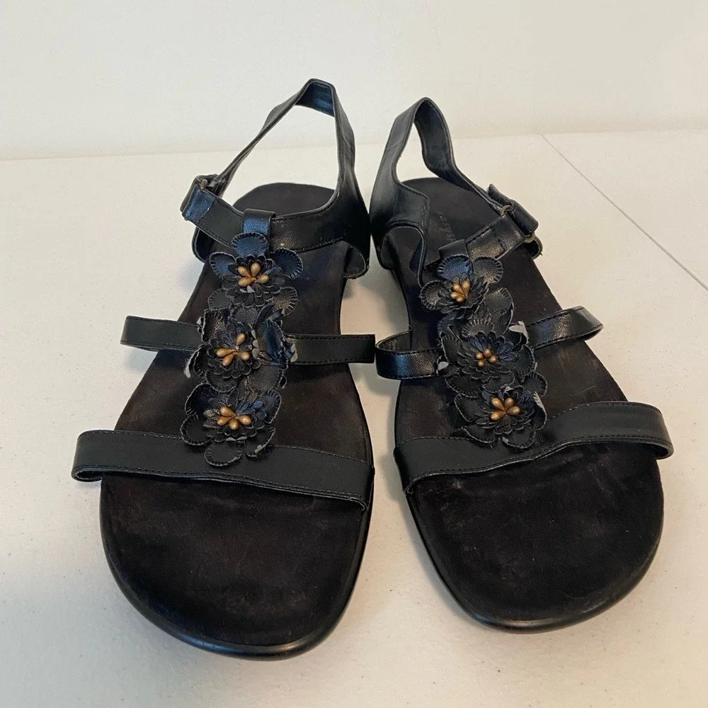 Easy Spirit women's hopscotchs black floral strap casual sandals shoes size 10
